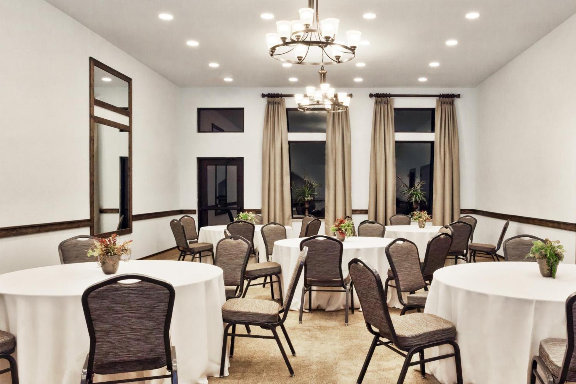 Hawthorn Extended Stay By Wyndham Rome Bagian luar foto